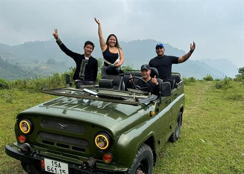 A Glimpse Of Sapa Jeep Tour Off the Beaten Path 4,5 Hours