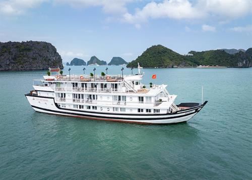 The Best Halong Bay Overnight Cruise– CozyBay Grand-All Inclusive