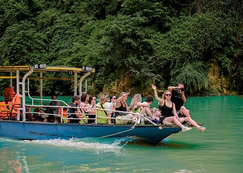 Ha Giang Loop 4 Days 3 Nights Motorbike Tour with easy Rider