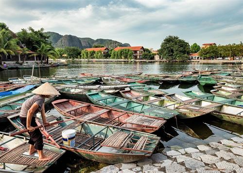 Ninh Binh Full-Day Small Group of 9 Guided Tour from Hanoi